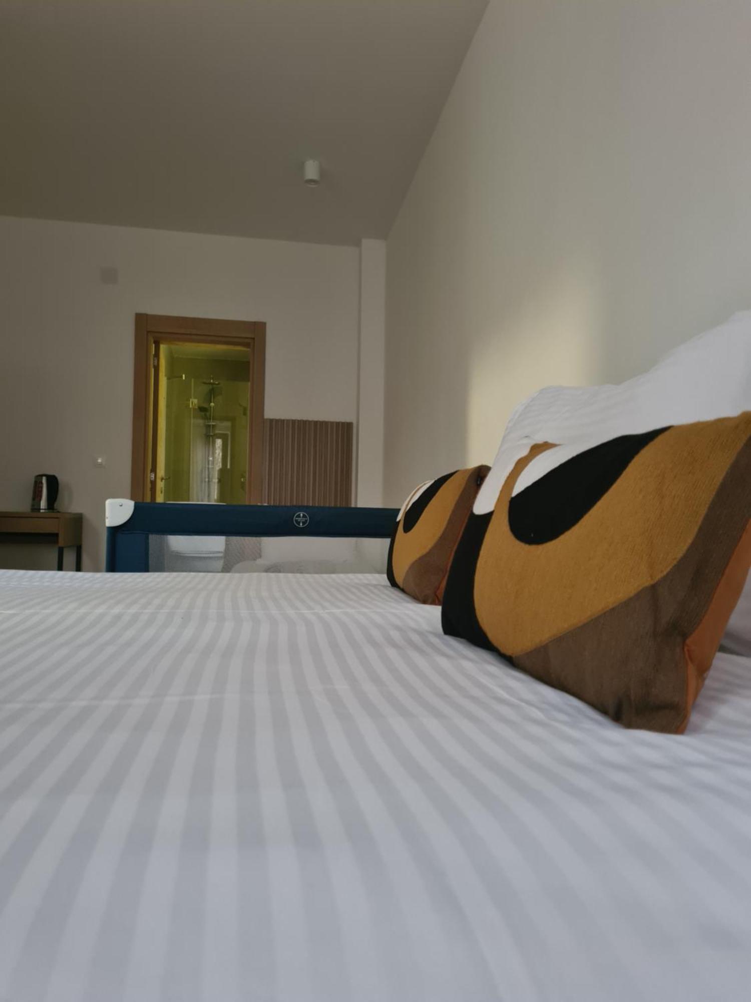 Hotel Fera Belgrado Esterno foto